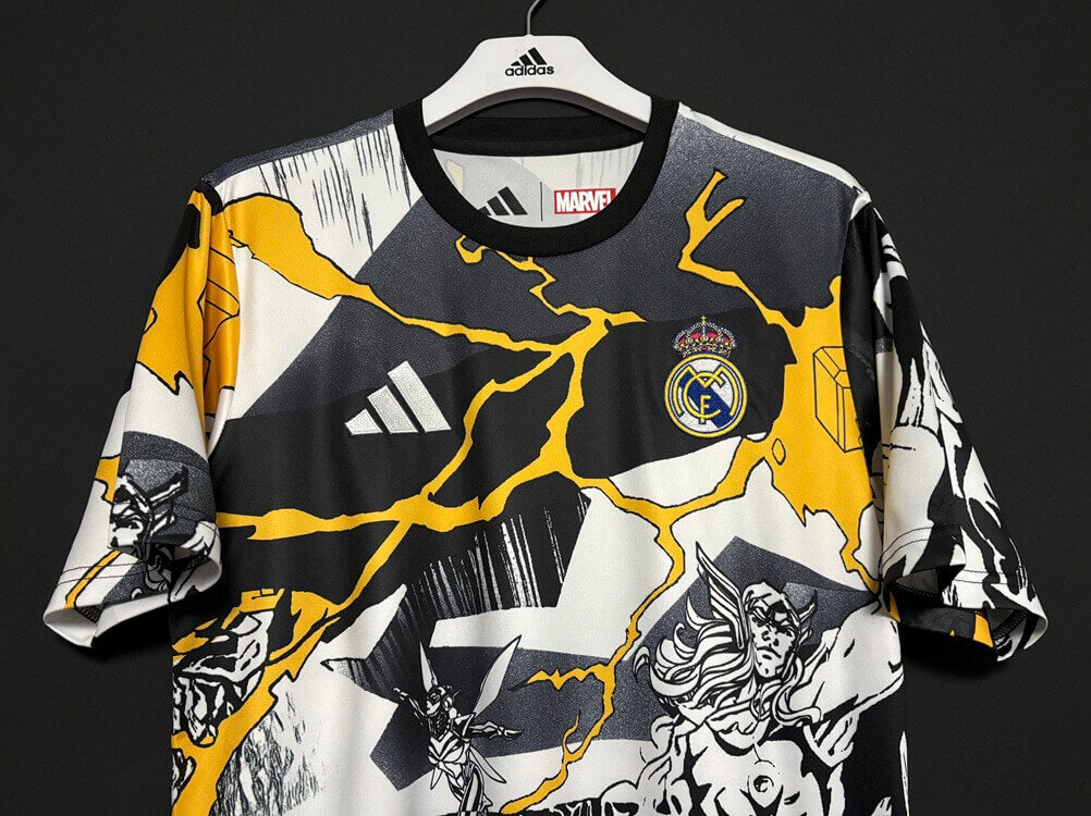 Real Madrid Marvel Warm Up Hvit/Svart Herrer Oppvarmingsdrakt 2025/26